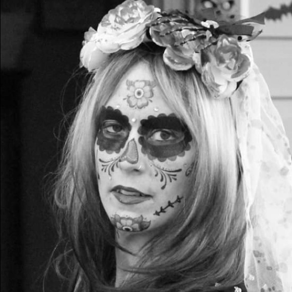 Meet your Posher, Alexandra - Picture 2 of 3